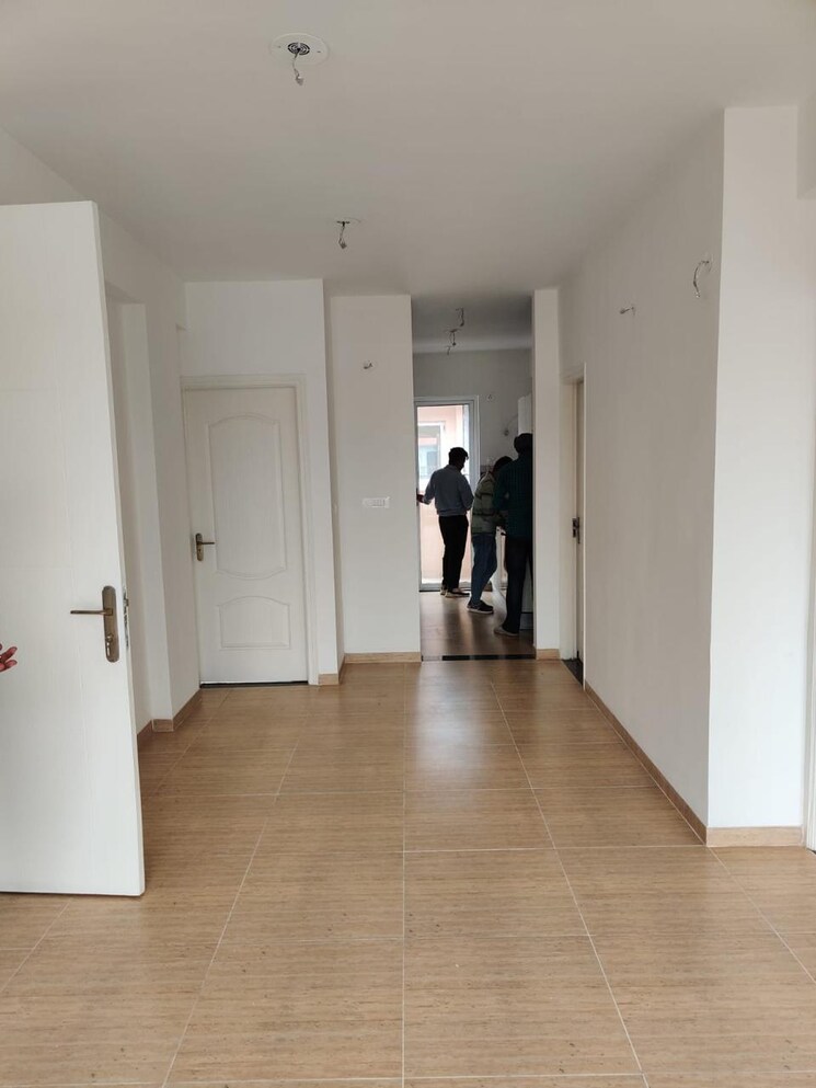 Room, sushma-valencia 3 Bedroom 1850 Sq.Ft. Apartment In International Airport Road Zirakpur 9458973