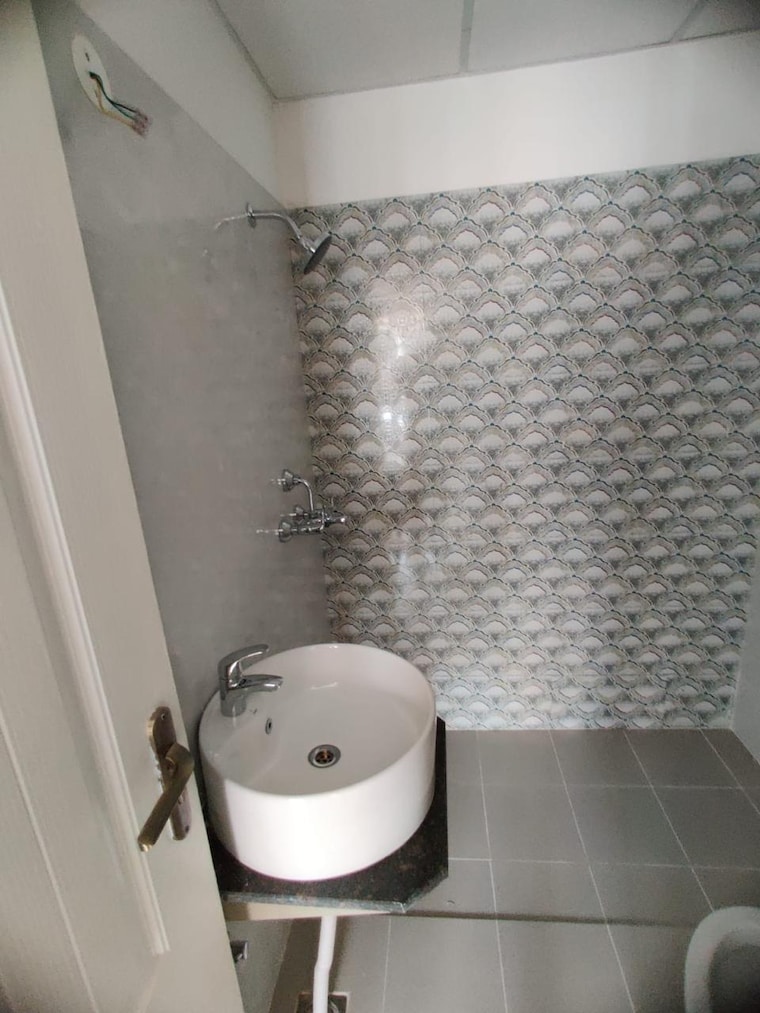 Bathroom, sushma-valencia 3 Bedroom 1850 Sq.Ft. Apartment In International Airport Road Zirakpur 9458973