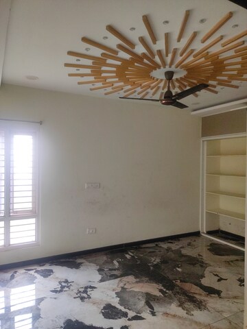 Room in 3 BHK Apartment at Devaalaya Devasthala, Sujatha Nagar – for Rent