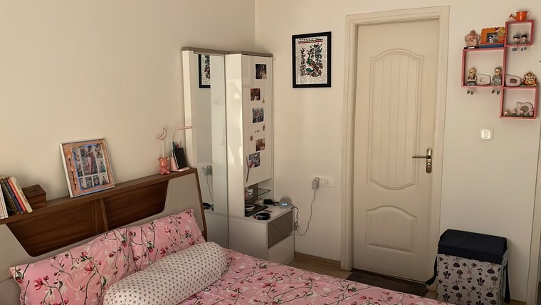 Bedroom, sushma-grande-nxt 3 Bedroom 1800 Sq.Ft. Apartment In Lohgarh Zirakpur 9459054