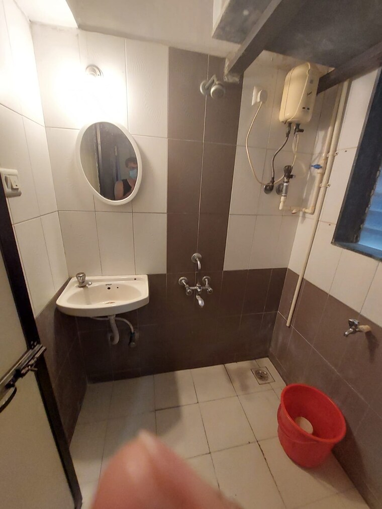 Attached Bathroom, metro-triple-s-heights 1 RK 300 Sq.Ft. Apartment In Malad West Mumbai 9459064