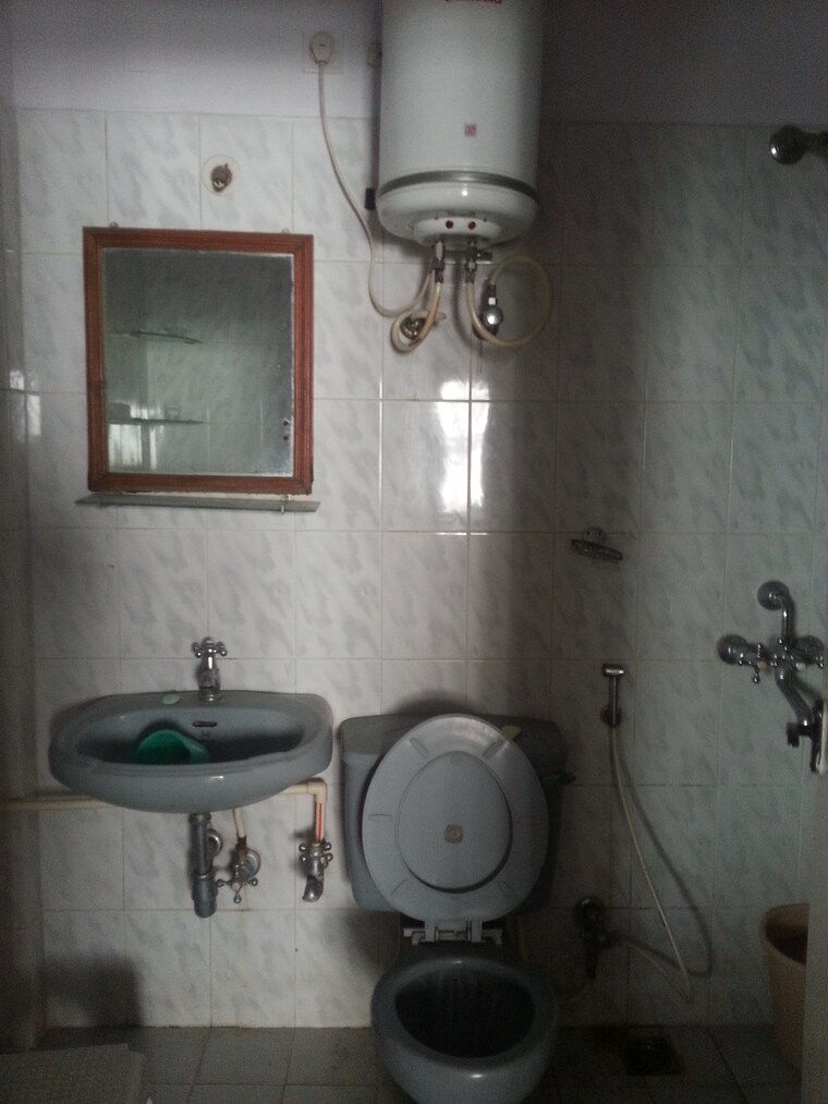 Bathroom, rt nagar 2 Bedroom 750 Sq.Ft. Independent House In Rt Nagar Bangalore 9459061