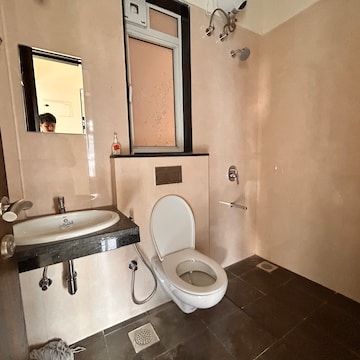 Bathroom in 1 BHK Apartment at Sheth Avante, Mumbai Central Suburbs – for Rent