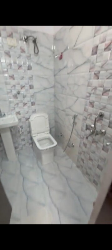 Master Bedroom in 3 BHK Builder Floor at Kshitij Complex Vaishali, Vaishali Sector 4 – for Sale