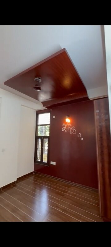 Room in 3 BHK Builder Floor at Kshitij Complex Vaishali, Vaishali Sector 4 – for Sale