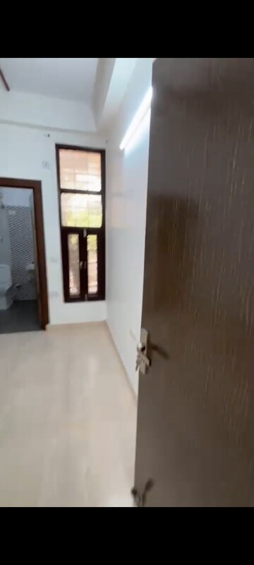 Room in 3 BHK Builder Floor at Kshitij Complex Vaishali, Vaishali Sector 4 – for Sale