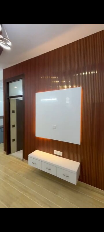 Bedroom in 3 BHK Builder Floor at Kshitij Complex Vaishali, Vaishali Sector 4 – for Sale