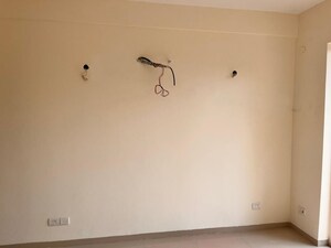 Room in 4 BHK Apartment at Emaar MGF Emerald Hills, Sector 65 – for Rent