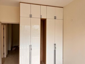 Room in 4 BHK Apartment at Emaar MGF Emerald Hills, Sector 65 – for Rent