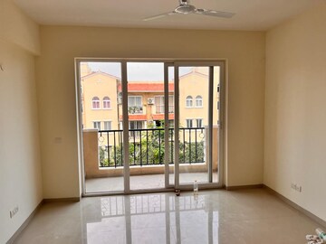 Room in 4 BHK Apartment at Emaar MGF Emerald Hills, Sector 65 – for Rent