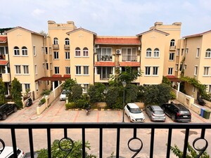 4 BHK Apartment For Rent in Emaar MGF Emerald Hills, Sector 65