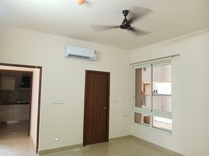 Room in 2.5 BHK Apartment at Aurobindo Kohinoor, Serilingampally – for Rent