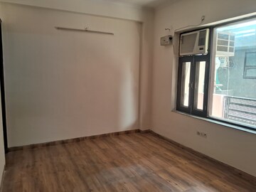 Room in 2 BHK Builder Floor at Sector 47 – for Rent