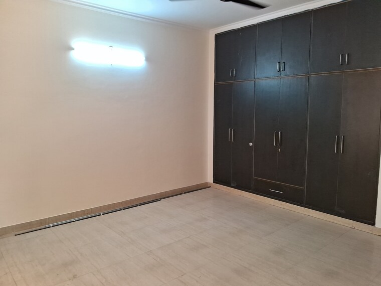 Room, sector 47 2 Bedroom 1400 Sq.Ft. Builder Floor In Sector 47 Gurgaon 9459286