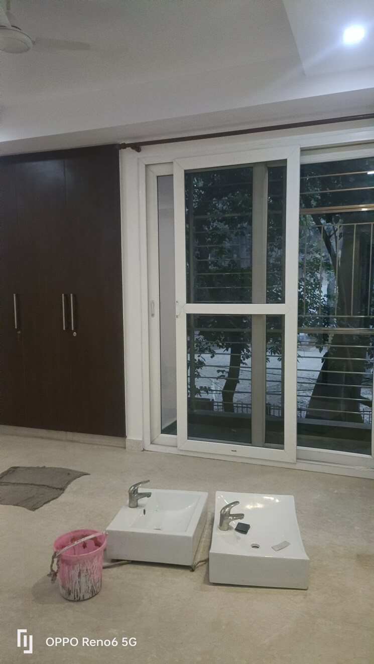 Room, greater kailash i 3 Bedroom 208 Sq.Yd. Builder Floor In Greater Kailash I Delhi 9459278