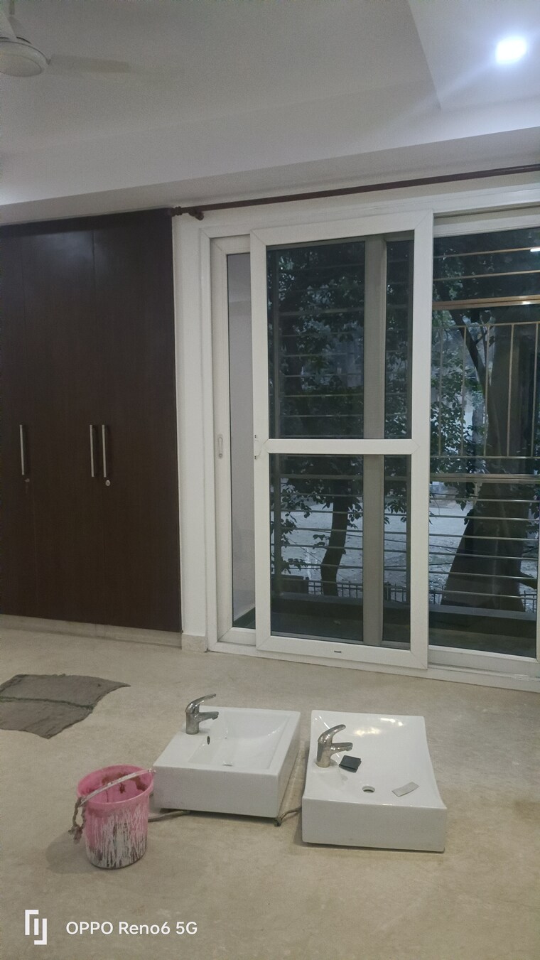 Room, greater kailash i 3 Bedroom 208 Sq.Yd. Builder Floor In Greater Kailash I Delhi 9459278