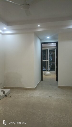Room in 3 BHK Builder Floor at Greater Kailash I – for Rent