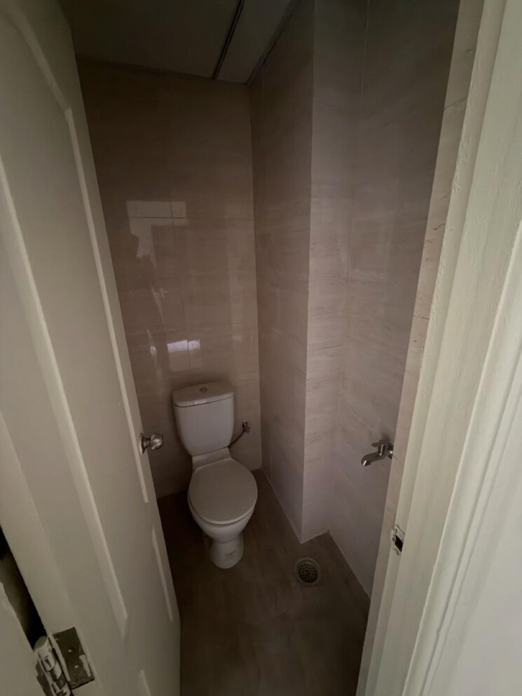 Bathroom, shree-vardhman-victoria 3 Bedroom 1950 Sq.Ft. Apartment In Sector 70 Gurgaon 9459324