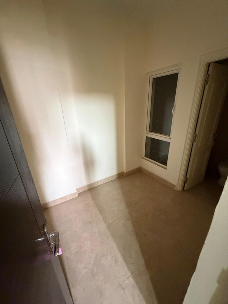 Room, shree-vardhman-victoria 3 Bedroom 1950 Sq.Ft. Apartment In Sector 70 Gurgaon 9459324