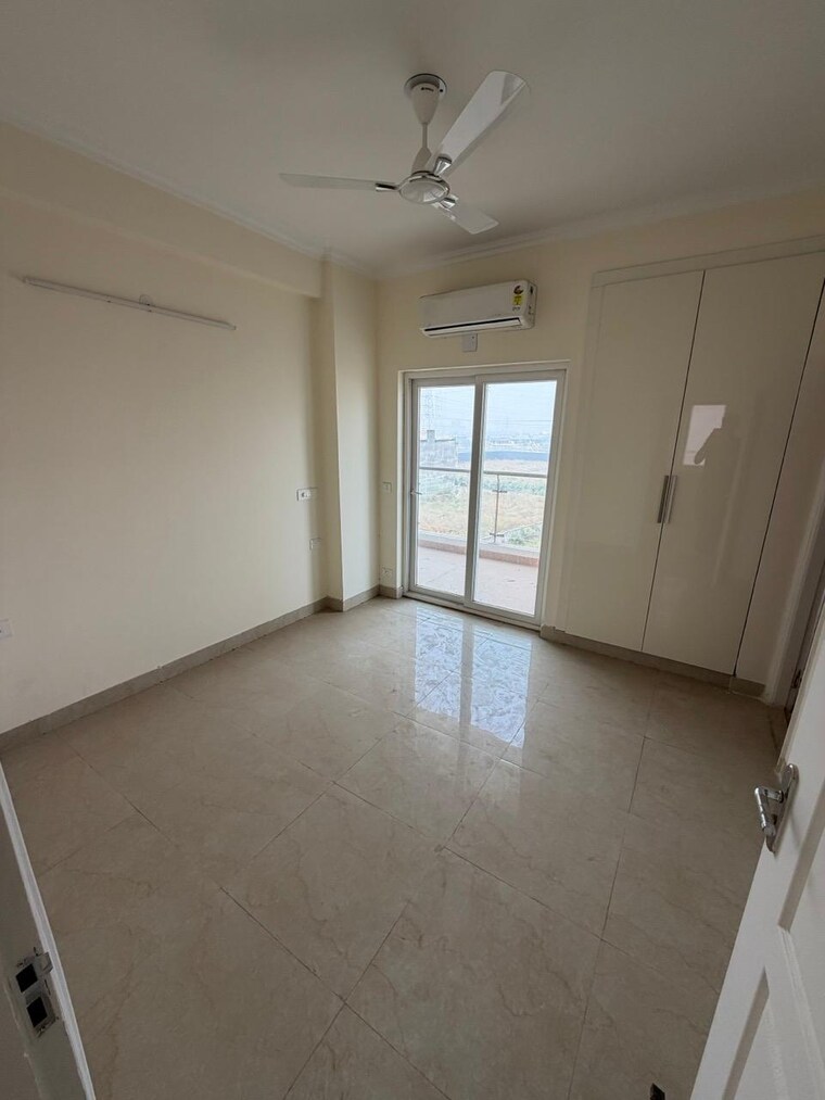 Room, shree-vardhman-victoria 3 Bedroom 1950 Sq.Ft. Apartment In Sector 70 Gurgaon 9459324