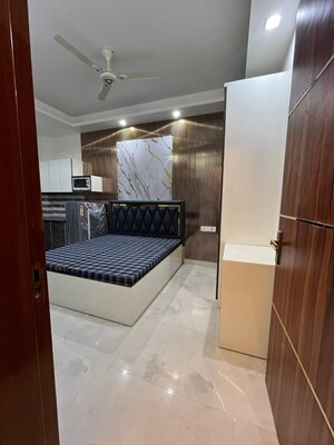 Room in 2 BHK Apartment at Windsor Paradise 2, Raj Nagar Extension – for Rent
