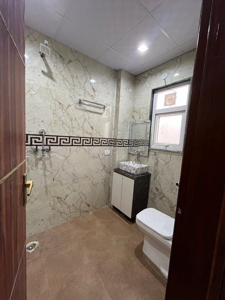 Bathroom, windsor-paradise-2 2 Bedroom 895 Sq.Ft. Apartment In Raj Nagar Extension Ghaziabad 9459361