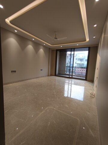 Room in 4 BHK Builder Floor at Parklands, Sector 85 – for Sale