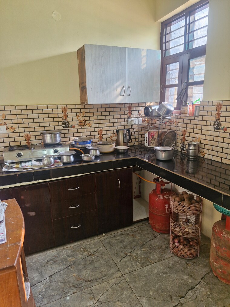 Kitchen, kharar mohali road 3 Bedroom 190 Sq.Yd. Independent House In Kharar Mohali Road Kharar 9459398