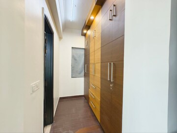 Building Lobby in 3.5 BHK Apartment at Parsvnath Exotica, Sector 53 – for Rent