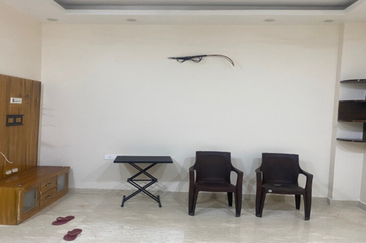 Team Area, shalimar bagh 3.5 Bedroom 100 Sq.Yd. Builder Floor In Shalimar Bagh Delhi 9459625