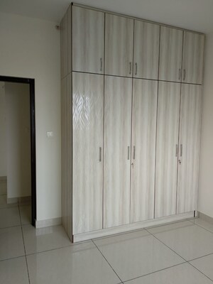 Room in 2.5 BHK Apartment at Prestige Lakeside Habitat, Varthur – for Rent