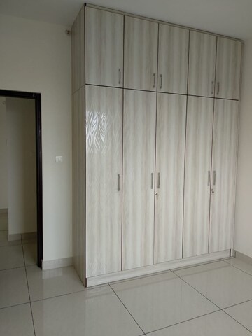 Room in 2.5 BHK Apartment at Prestige Lakeside Habitat, Varthur – for Rent