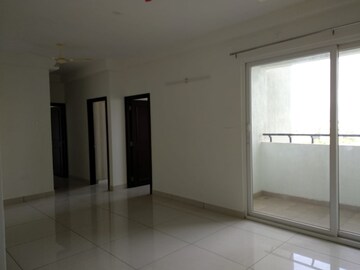Room in 2.5 BHK Apartment at Prestige Lakeside Habitat, Varthur – for Rent