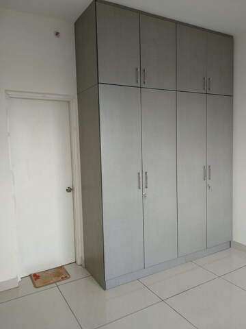 Room in 2.5 BHK Apartment at Prestige Lakeside Habitat, Varthur – for Rent