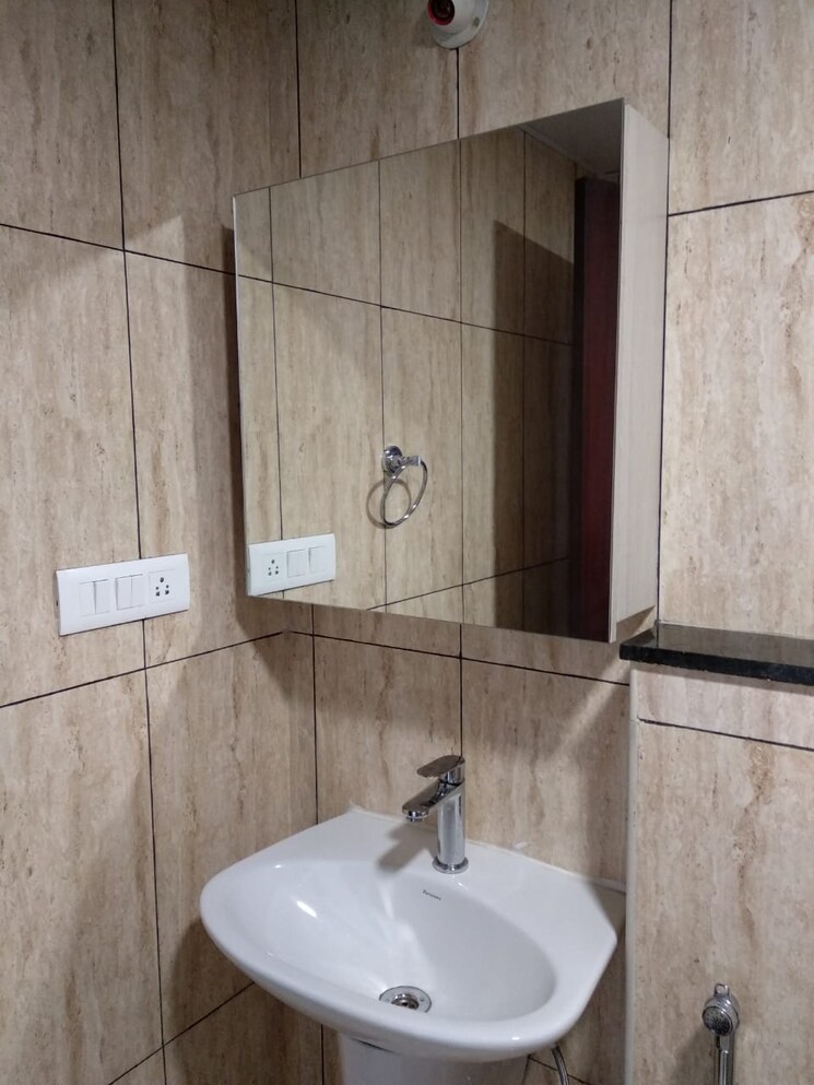 Bathroom, prestige-lakeside-habitat 2.5 Bedroom 1350 Sq.Ft. Apartment In Varthur Bangalore 9459475