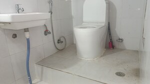 Bathroom in 1 BHK Builder Floor at Vaishali Sector 2 – for Rent