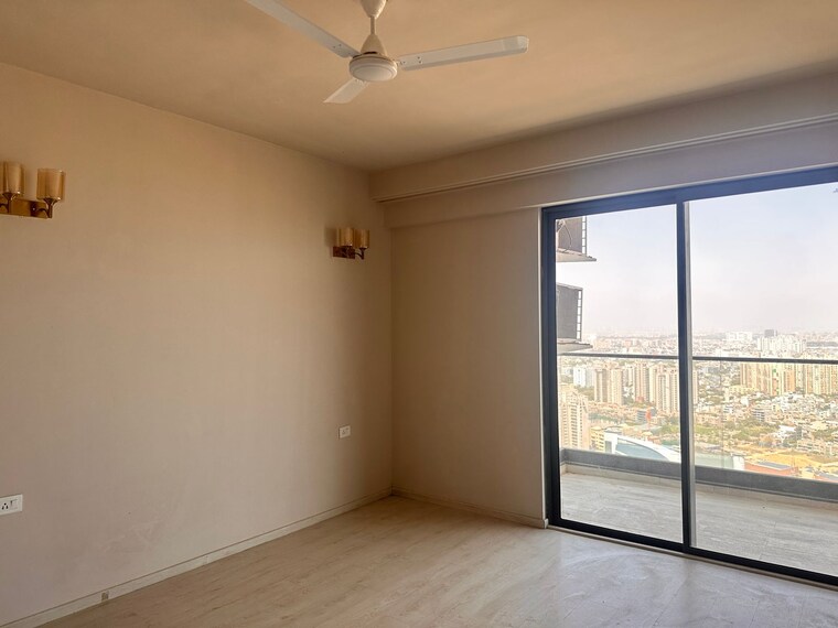 Room, sector 65 3.5 Bedroom 1930 Sq.Ft. Apartment In Sector 65 Gurgaon 9459478
