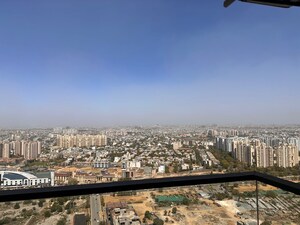 Plot Area in 3.5 BHK Apartment at Sector 65 – for Rent