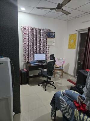 Room in 2 BHK Apartment at Jains Carlton Creek, Manikonda – for Rent