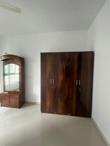 Bedroom in 1 BHK Apartment at Kalpataru Immensa, Kolshet Road – for Rent