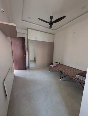 Room in 2 BHK Apartment at Narsingi – for Rent