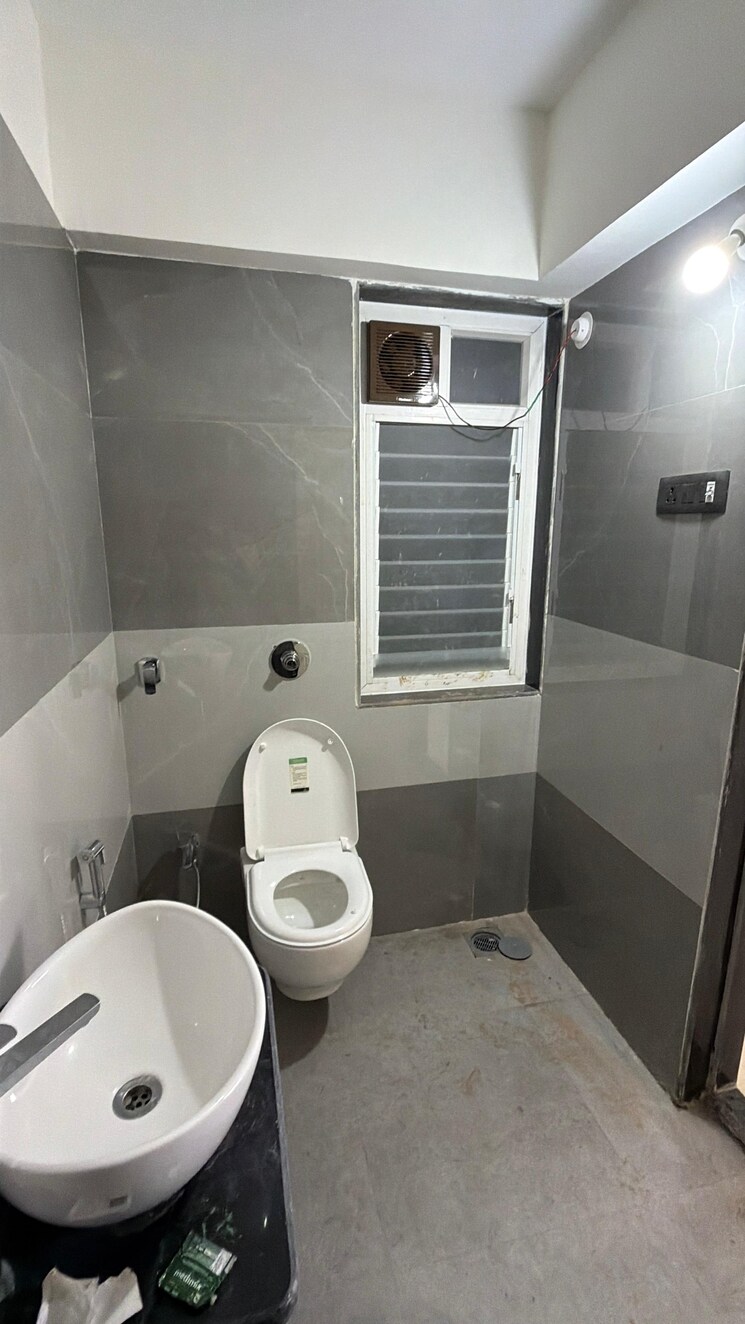 Bathroom, chandak-34-park-estate 1 Bedroom 400 Sq.Ft. Apartment In Goregaon West Mumbai 9459539