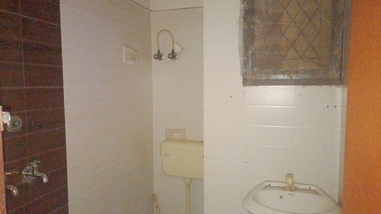 Bathroom, vaishali sector 3 1 Bedroom 355 Sq.Ft. Builder Floor In Vaishali Sector 3 Ghaziabad 9459608