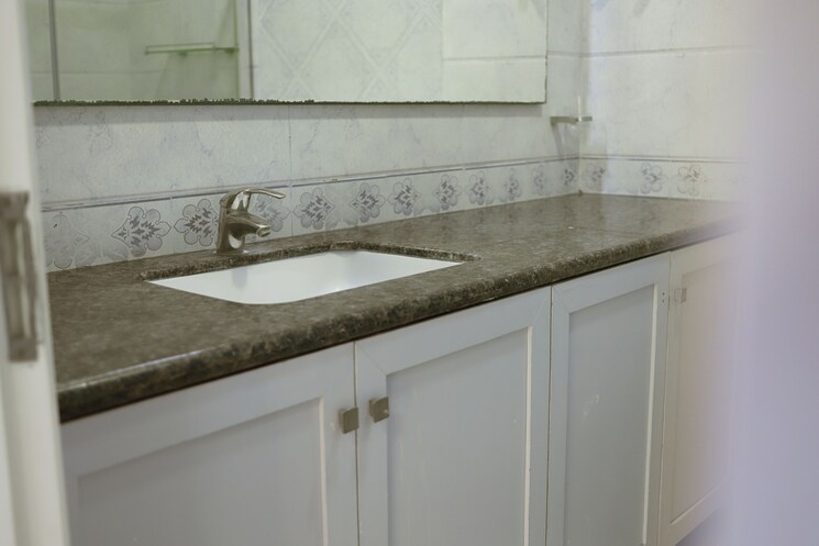 Bathroom, ezzy-corinth 6+ Bedroom 5700 Sq.Ft. Villa In Hennur Road Bangalore 9459540