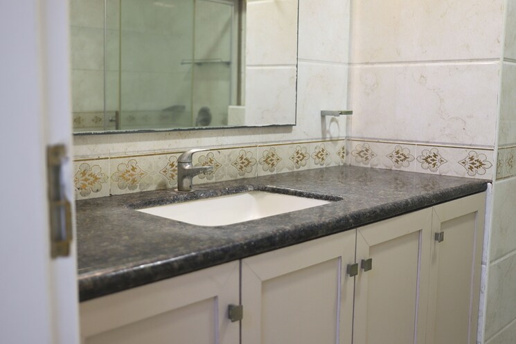 Bathroom, ezzy-corinth 6+ Bedroom 5700 Sq.Ft. Villa In Hennur Road Bangalore 9459540