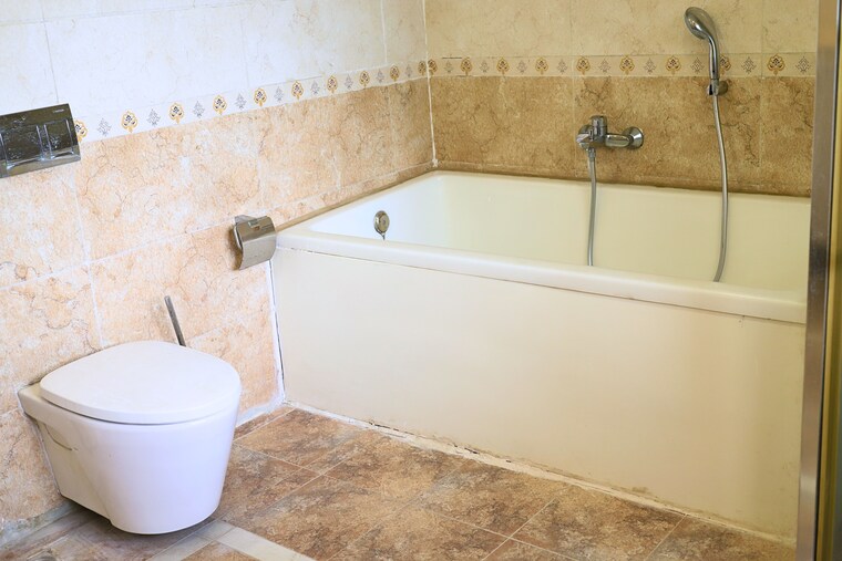 Bathroom, ezzy-corinth 6+ Bedroom 5700 Sq.Ft. Villa In Hennur Road Bangalore 9459540