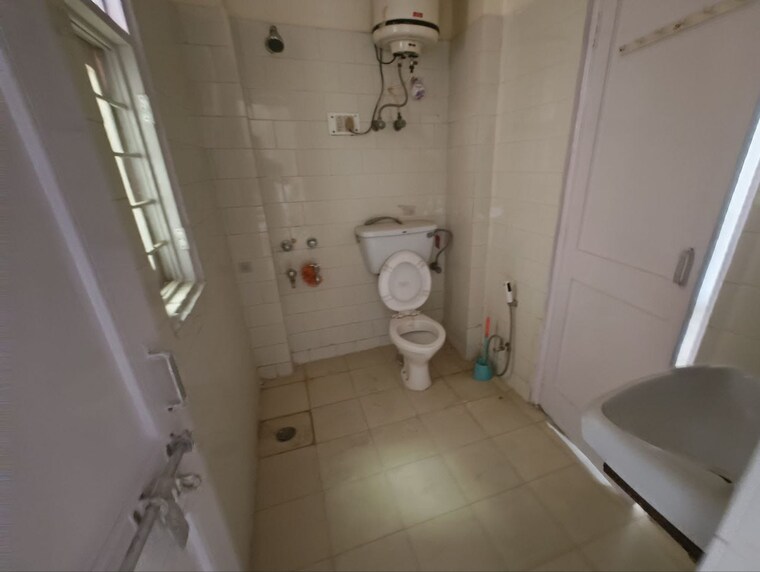 Master Bedroom, sanskriti-engineers-apartment 3 Bedroom 1800 Sq.Ft. Apartment In Sector 56 Gurgaon 9459620