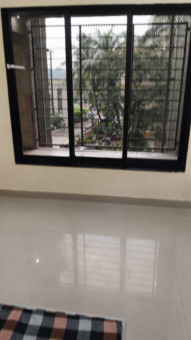 Room, je-and-vee-om-trimurti 1 Bedroom 400 Sq.Ft. Apartment In Malad East Mumbai 9459686