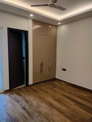 Room in 3.5 BHK Apartment at Anant Raj Ashok Estate, Sector 63a – for Rent