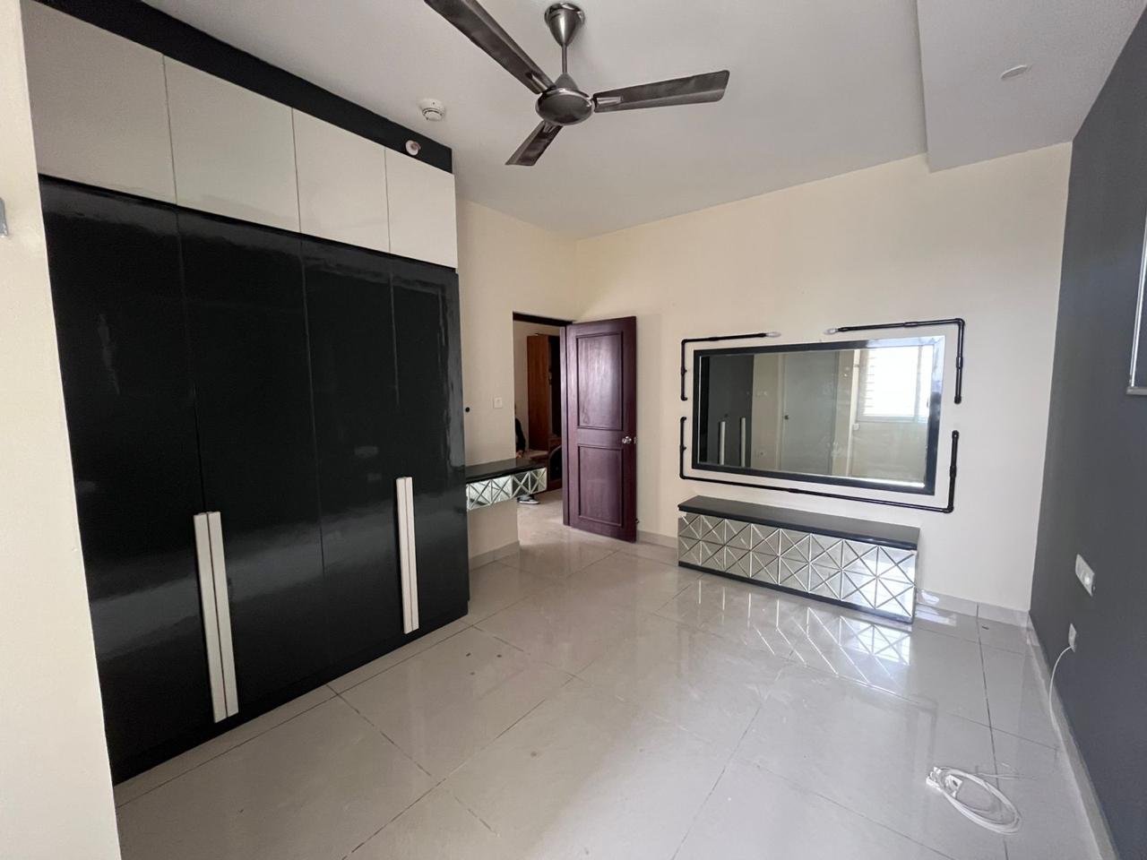 3 BHK Apartment For Rent in Prestige Lakeside Habitat